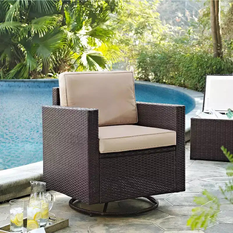 HomeStock Palm Harbor Outdoor Wicker Sofa