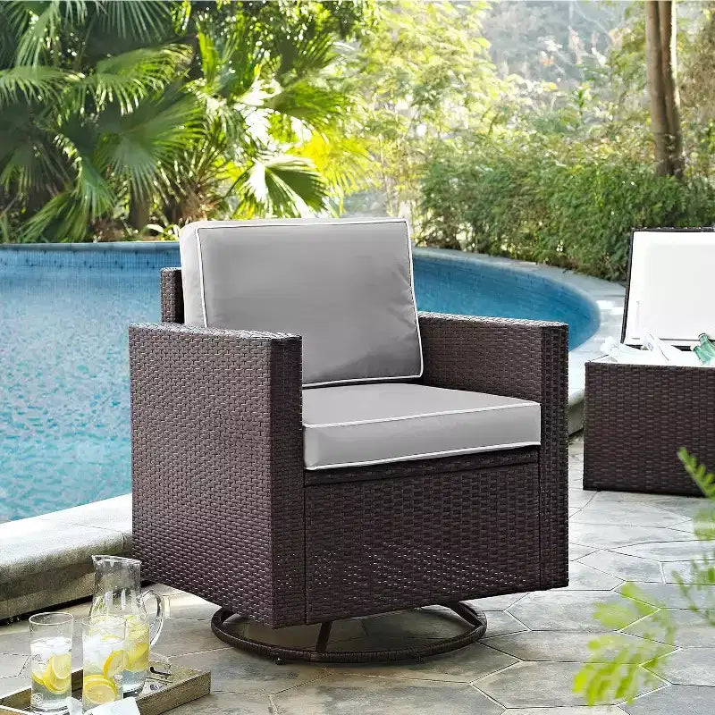 HomeStock Palm Harbor Outdoor Wicker Sofa