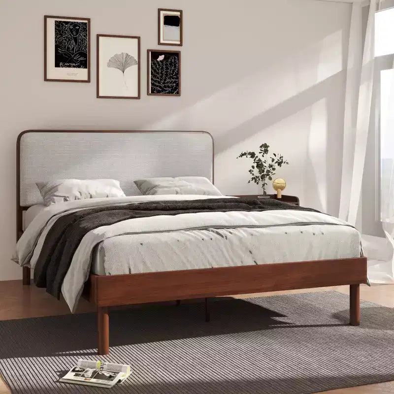 Roundhill Furniture Wyller 3-Piece Bedroom Set, Platform Bed with Two Nightstands, Natural Walnut, Queen