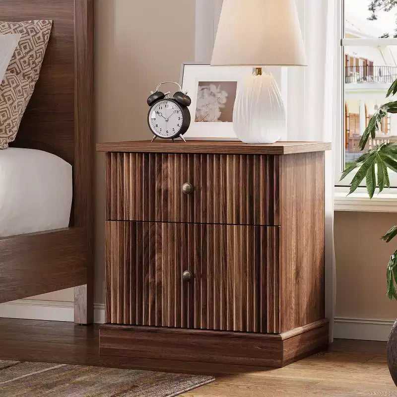 Fluted Drawer Nightstand,Mid-Century Modern Bedside Table with Curved Edge Base, Space-Saving Storage for Bedroom & Living Room