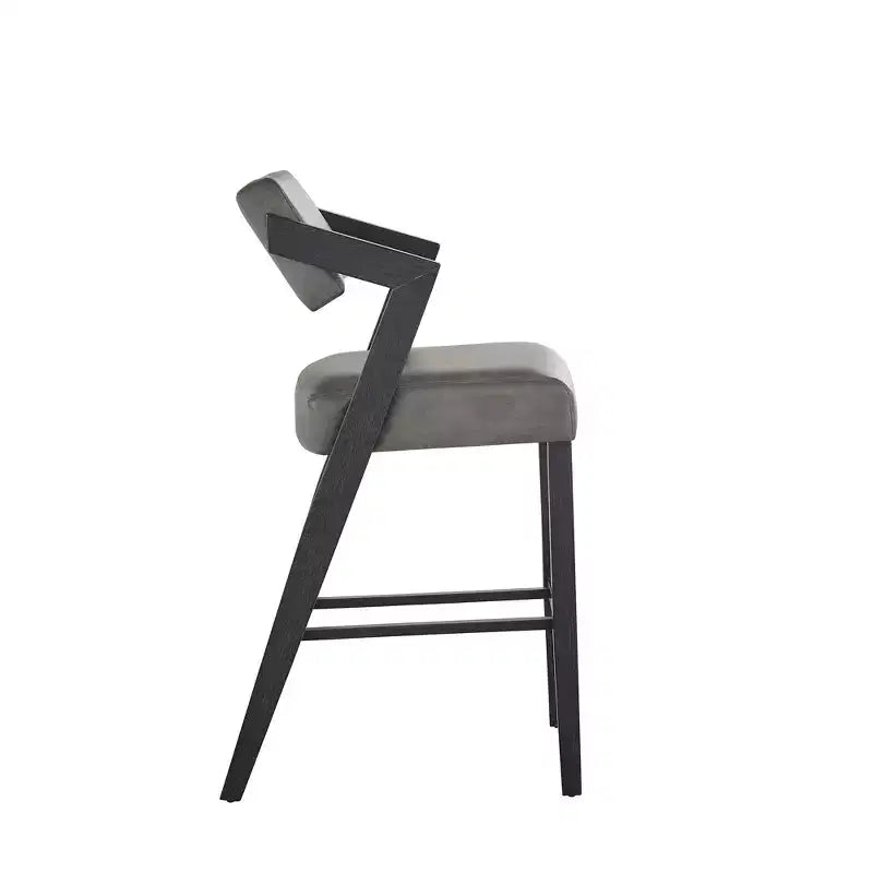Whitefish Counter and Bar Stools - iNSPIRE Q