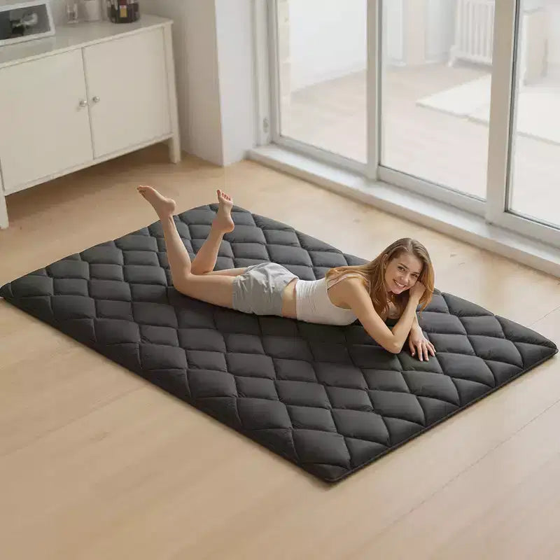 VEVOR Japanese Tatami Mat, Full Size Foldable Japanese Tatami Mattress, Futon Mattress with Storage Bag, 9-Layer Floor Mat, 80 x 54 x 3.5 in, Black