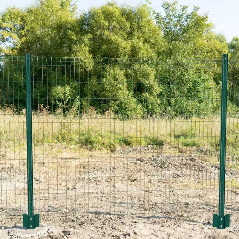 7 FT U- Metal Fence Posts 12 Pack. Rustproof Green Coated Steel Fence Stakes for Garden Lawn Fencing