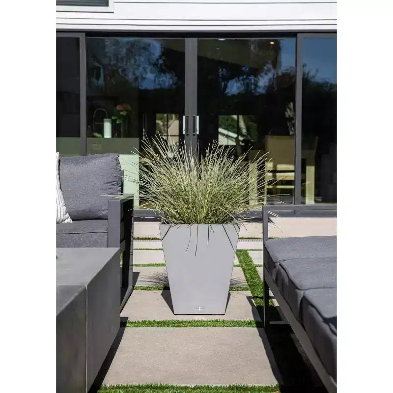 Veradek Pure Series Nobleton Plastic Planter