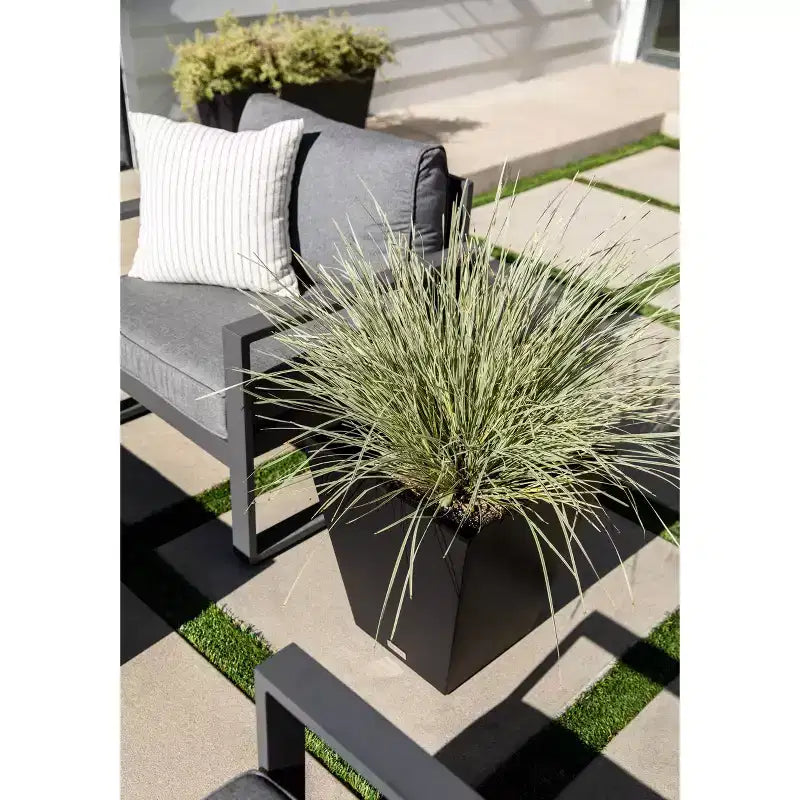Veradek Pure Series Nobleton Plastic Planter
