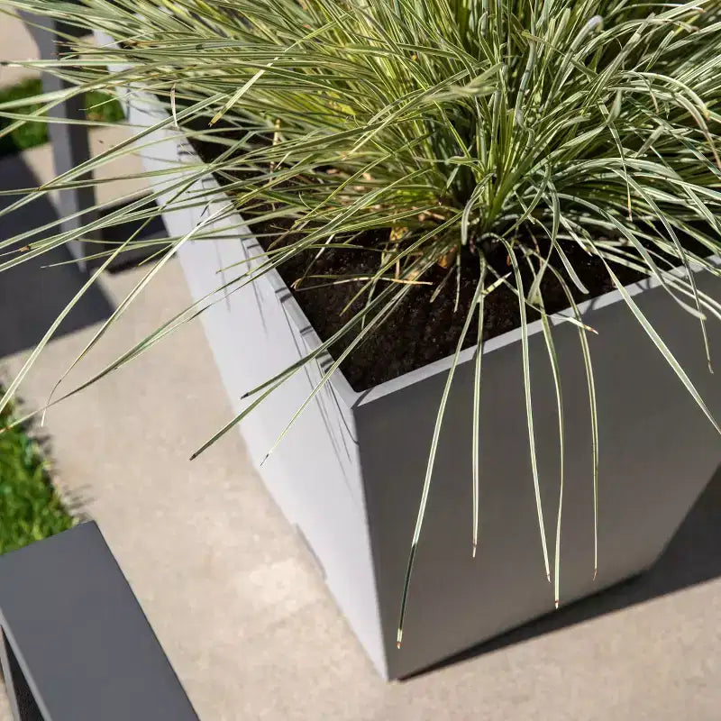 Veradek Pure Series Nobleton Plastic Planter